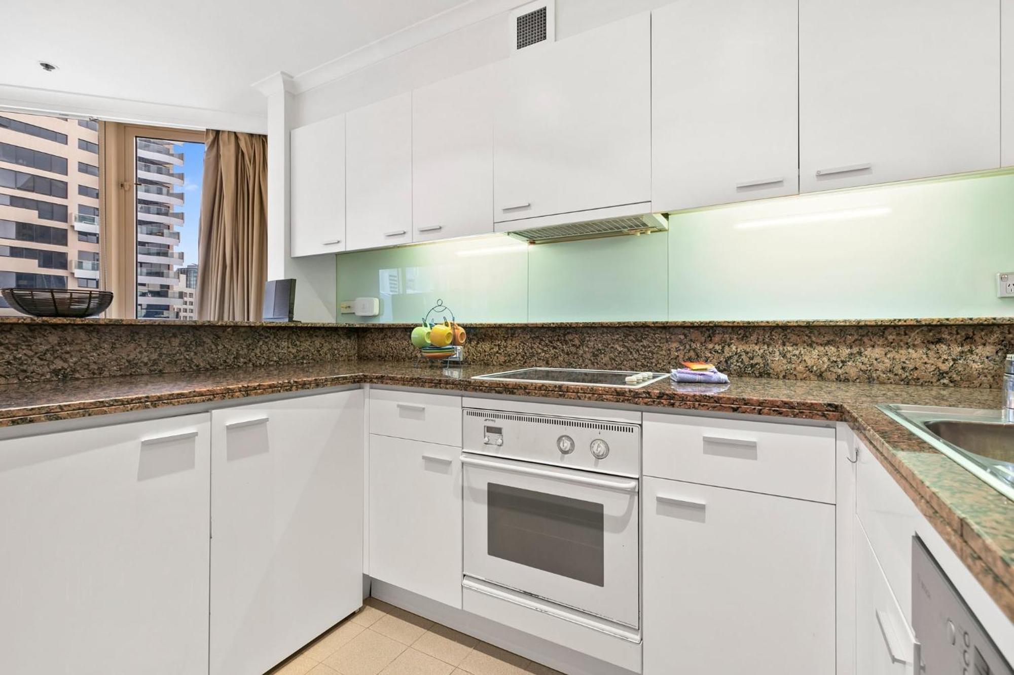 Quay West 2302 Self-catering Apartment *